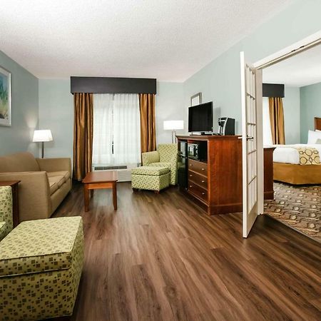 Baymont Inn & Suites Braselton Exterior photo