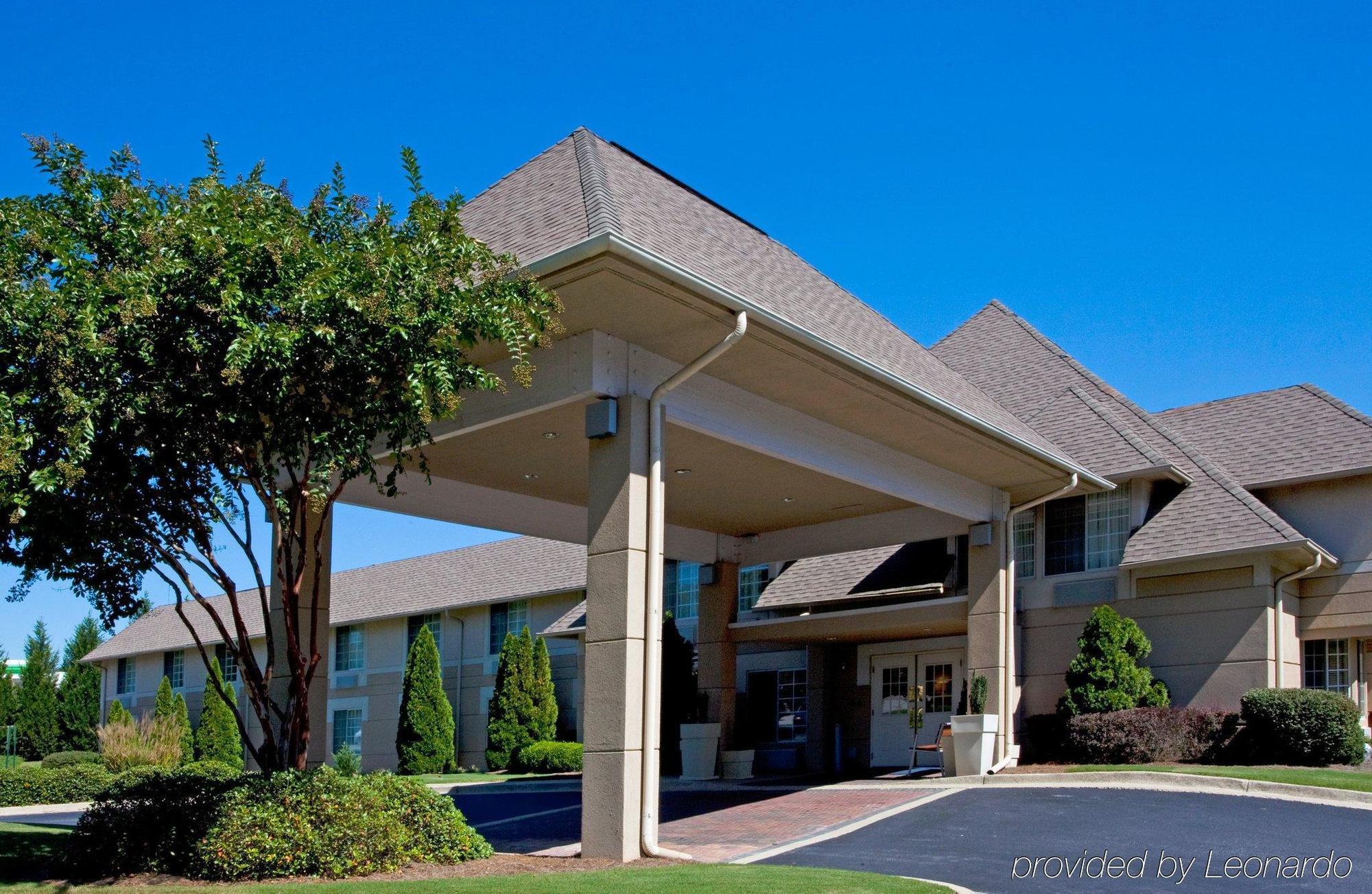 Baymont Inn & Suites Braselton Exterior photo
